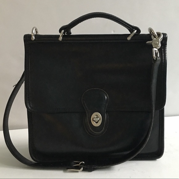 Coach Handbags - Vintage Coach Willis Black Station shoulder bag